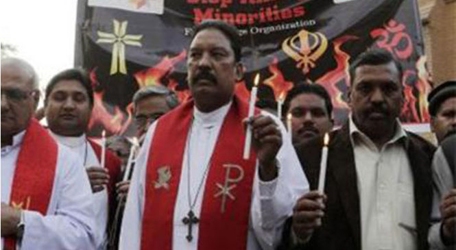 पाकिस्तान: हत्या के आरोपी ईसाइयों से वकील ने कहा, ‘इस्लाम अपना लो, तो बरी करवा दूंगा’