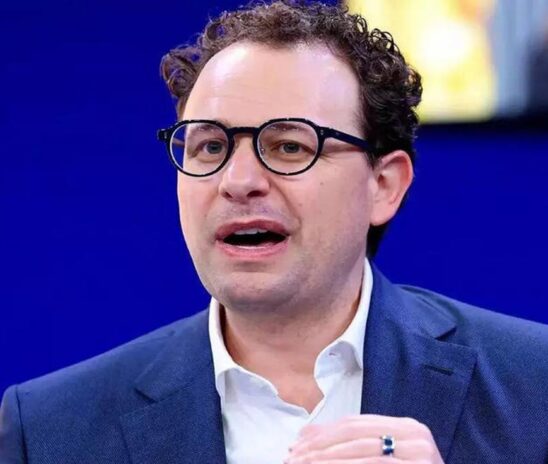 क्या सच में अगले 5 साल में खत्म हो जाएँगी White-Collar नौकरियाँ?